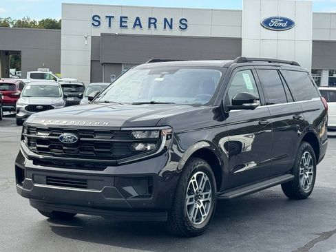 New 2025 Ford Expedition Active image 2