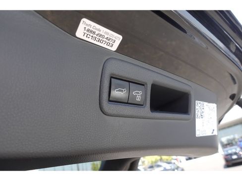 Used 2024 Toyota Venza LE AWD/4WD image 25