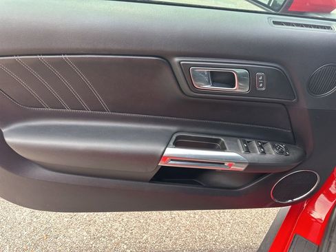 Used 2018 Ford Mustang GT Premium w/ GT Performance Package RWD image 13