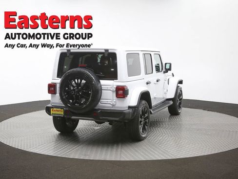 Used 2025 Jeep Wrangler Unlimited Sahara AWD/4WD image 35