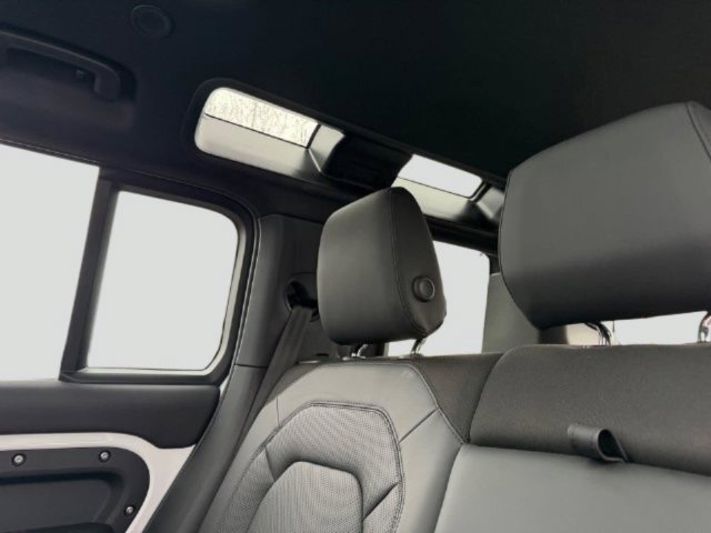 Used 2025 Land Rover Defender 110 S AWD/4WD image 38