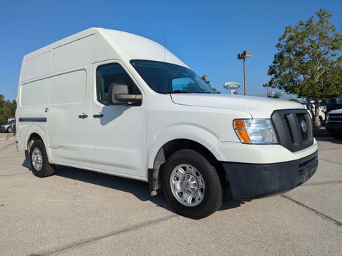 Used 2016 Nissan NV 2500 SV w/ Technology Package image 2