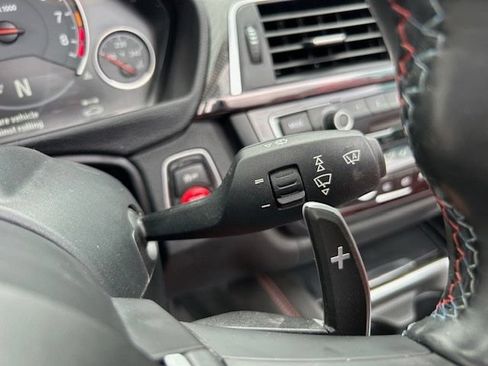 Used 2017 BMW M4 Convertible RWD image 31