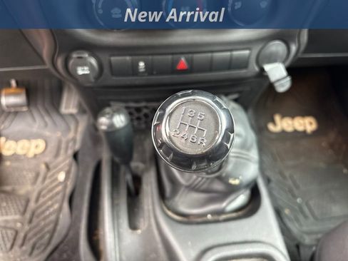 Used 2013 Jeep Wrangler Unlimited Sport image 8