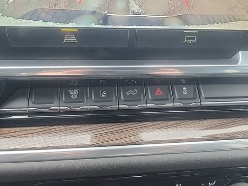 Used 2024 Chevrolet Silverado 2500 LT image 18