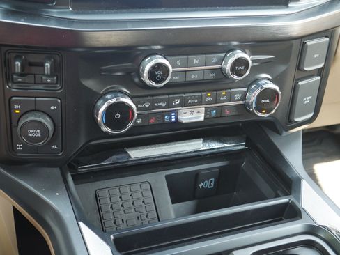 Certified 2024 Ford F250 Lariat w/ Lariat Ultimate Package AWD/4WD image 18