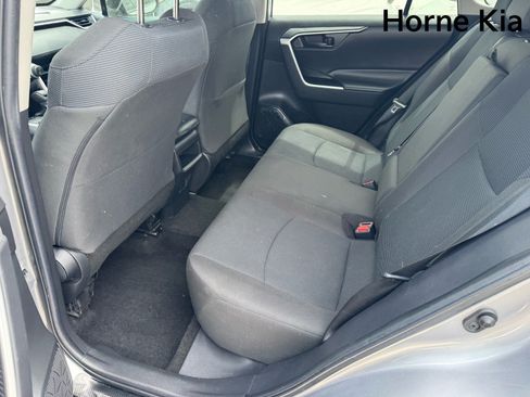 Used 2021 Toyota RAV4 LE FWD image 12
