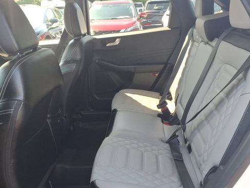 Used 2023 Ford Escape Platinum w/ Premium Technology Package AWD/4WD image 17