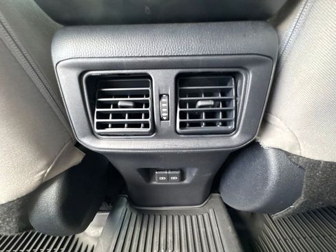 Used 2025 Toyota RAV4 XLE AWD/4WD image 30