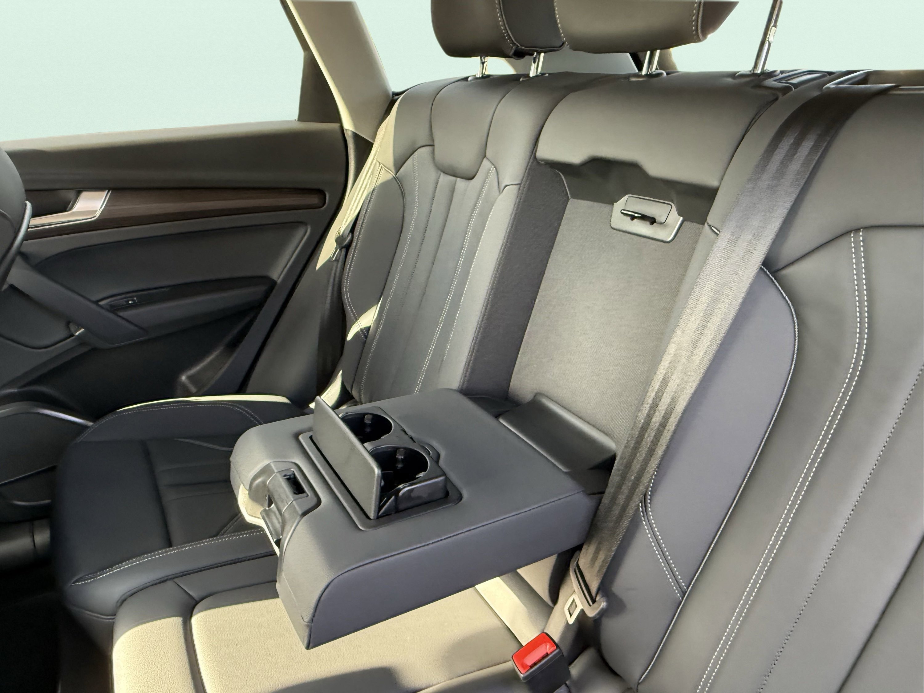 Used 2024 Audi Q5 e Premium w/ Convenience Package AWD/4WD image 36