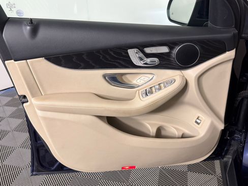 Used 2018 Mercedes-Benz GLC 300 image 11