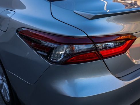 Used 2022 Toyota Camry LE image 7