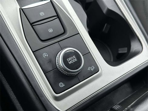 Used 2021 Ford Explorer XLT image 20