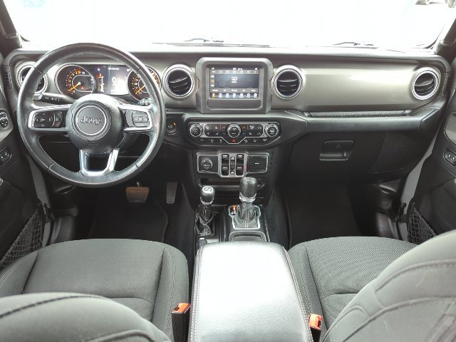 Used 2018 Jeep Wrangler Unlimited Sahara AWD/4WD image 7