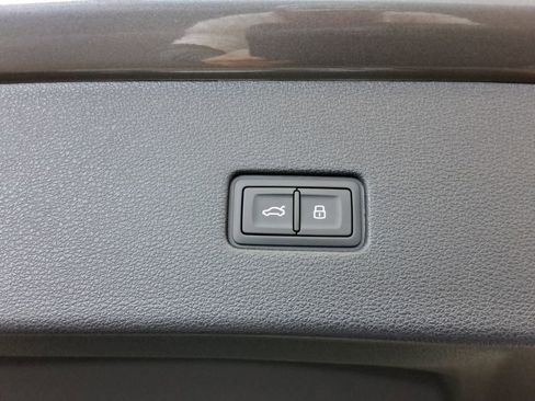 New 2026 Audi Q8 Premium image 22