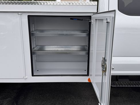 New 2025 Ford F550 4x4 SuperCab Super Duty image 13