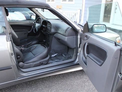 Used 2003 Saab 9-3 SE image 2