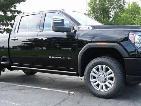 Used 2022 GMC Sierra 3500 Denali w/ Denali Ultimate Package AWD/4WD image 11