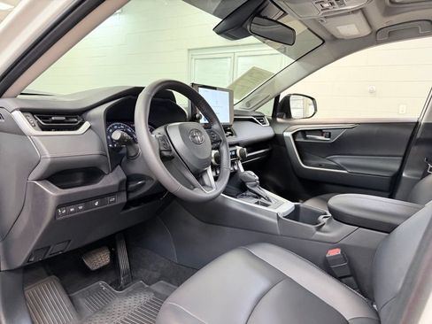 Used 2024 Toyota RAV4 XLE Premium AWD/4WD image 15