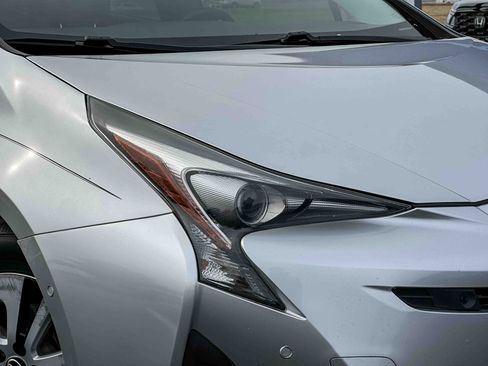 Used 2018 Toyota Prius Four image 4