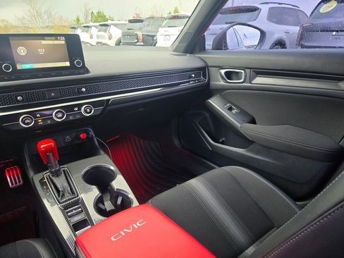 Used 2023 Honda Civic Sport image 11