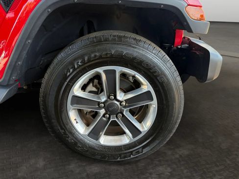 Used 2020 Jeep Wrangler Unlimited Sahara AWD/4WD image 35