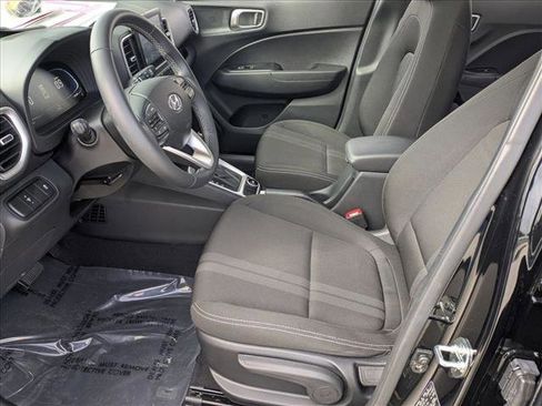 Used 2024 Hyundai Venue SEL image 14