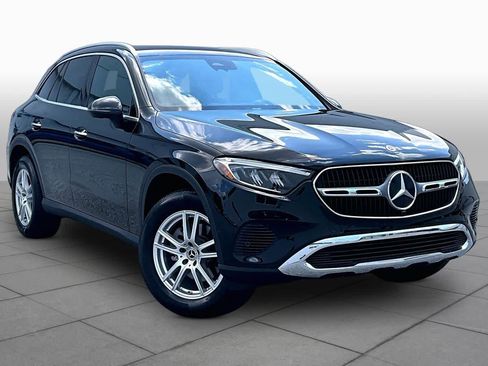 Used 2023 Mercedes-Benz GLC 300 4MATIC image 3