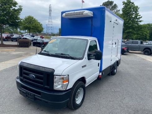 Used 2023 Ford E-350 and Econoline 350 Super Duty w/ Power Windows & Locks Group RWD image 1