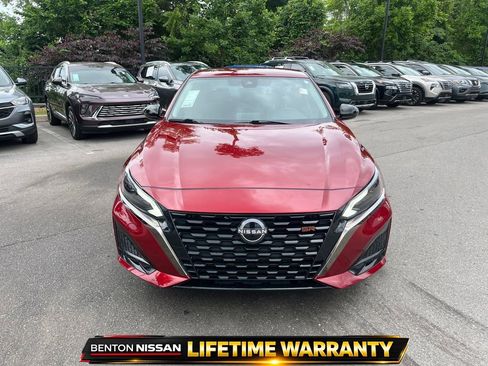 Used 2024 Nissan Altima 2.5 SR FWD image 9