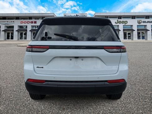 New 2026 Jeep Grand Cherokee Altitude AWD/4WD image 7