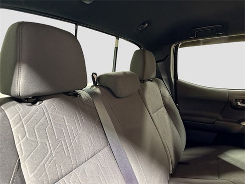 Used 2019 Toyota Tacoma TRD Off-Road image 25