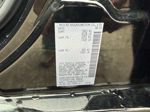 Used 2025 Nissan Altima 2.5 S FWD image 11