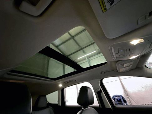 Used 2017 Ford Escape Titanium image 22