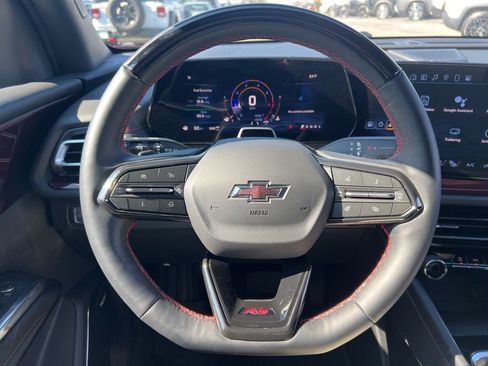 Used 2024 Chevrolet Traverse RS image 18