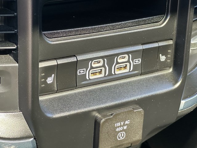 Used 2025 RAM 1500 Laramie AWD/4WD image 32