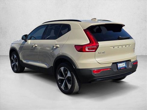 Used 2026 Volvo XC40 B4 Core w/ Protection Package Premier FWD image 9