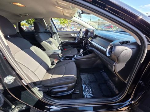 Used 2023 Kia Forte LXS w/ LXS Technology Package image 10