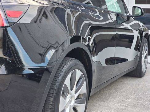 Used 2023 Tesla Model Y Long Range AWD/4WD image 40