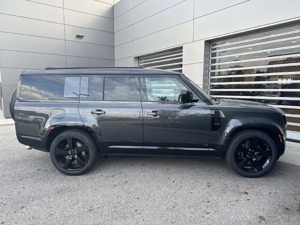 New 2026 Land Rover Defender 130 V8 AWD/4WD image 8