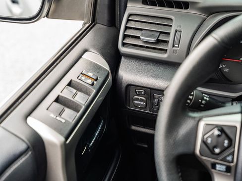 Used 2022 Toyota 4Runner SR5 Premium image 25