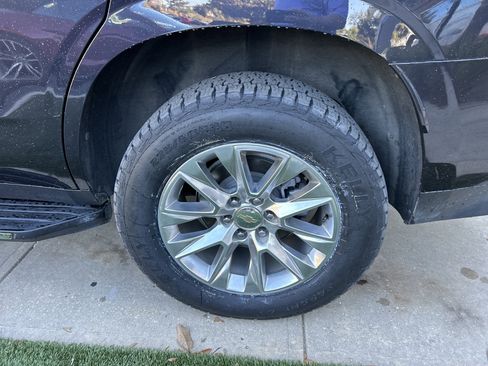 Used 2023 Chevrolet Tahoe Premier image 9