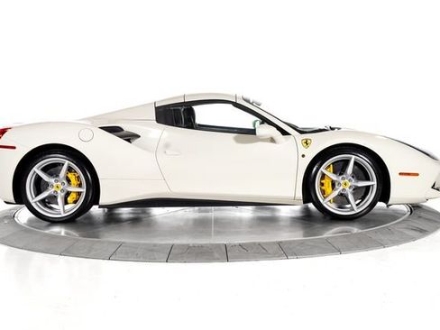 Certified 2018 Ferrari 488 Spider RWD image 13