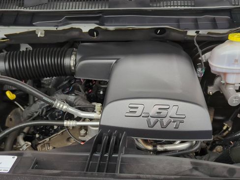 Used 2022 RAM 1500 Express w/ Wheel & Sound Group AWD/4WD image 8