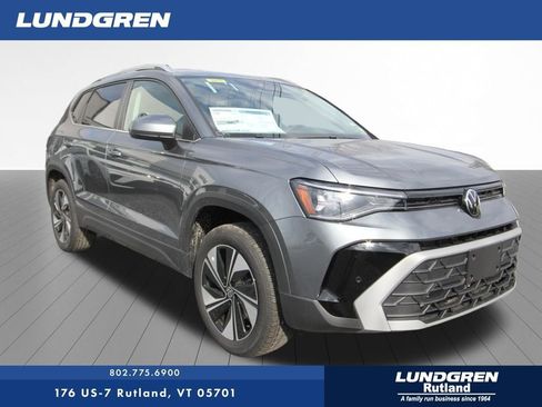 New 2026 Volkswagen Taos SE AWD/4WD image 1