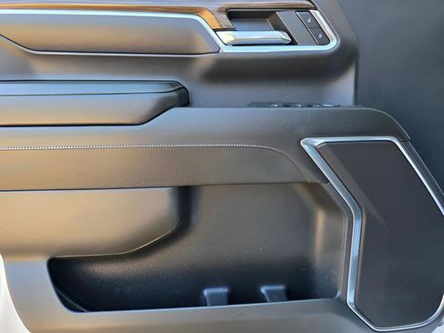 Used 2024 Chevrolet Silverado 2500 LT image 24