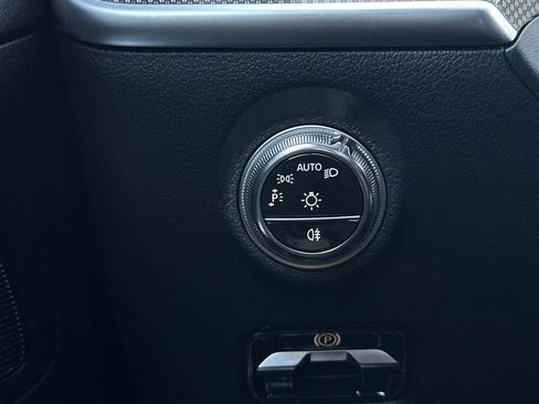 New 2025 Mercedes-Benz C 300 4MATIC Sedan image 26