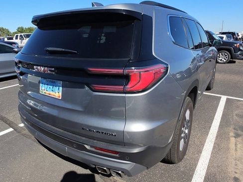 Used 2025 GMC Acadia Elevation image 9