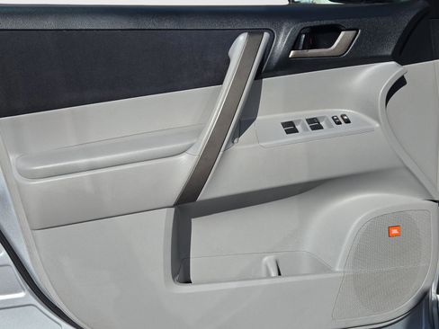 Used 2009 Toyota Highlander Sport image 10