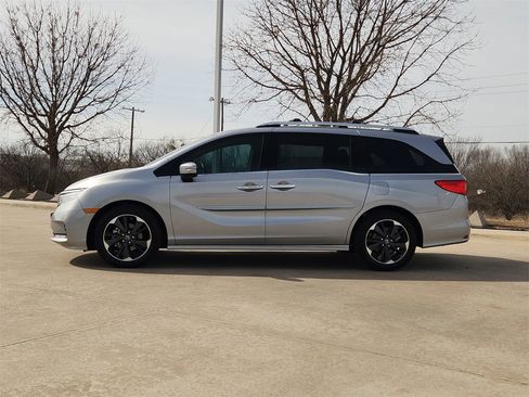 Certified 2024 Honda Odyssey Elite image 4